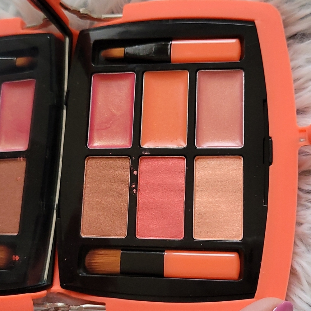 Makeup palette - Picture 2 of 3